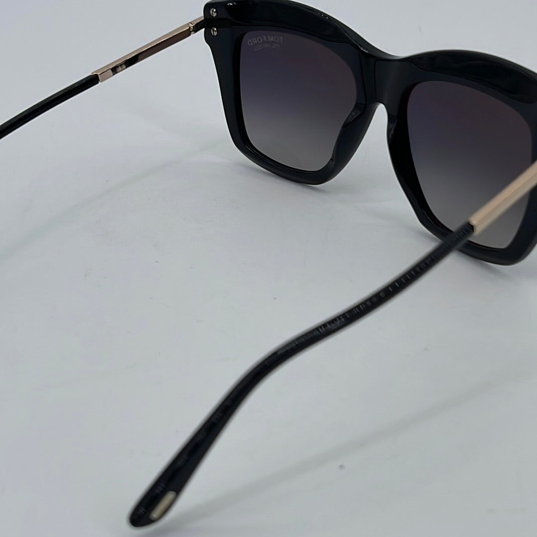 Preloved Tom Ford Black Polarized Sunglasses with Case 49 062423