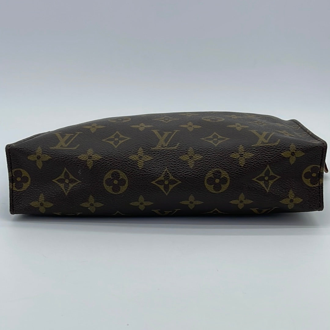 Louis Vuitton Monogram Excursion AWC1016 – LuxuryPromise
