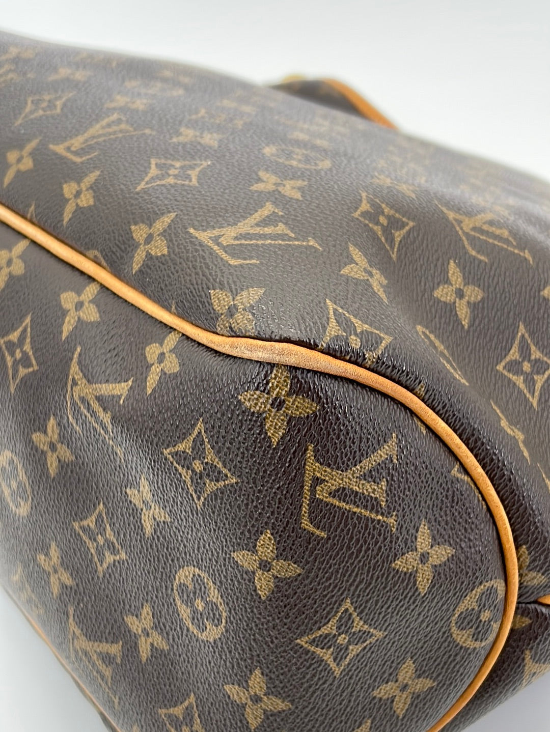 Delightful fabric handbag Louis Vuitton White in Cloth - 35244002