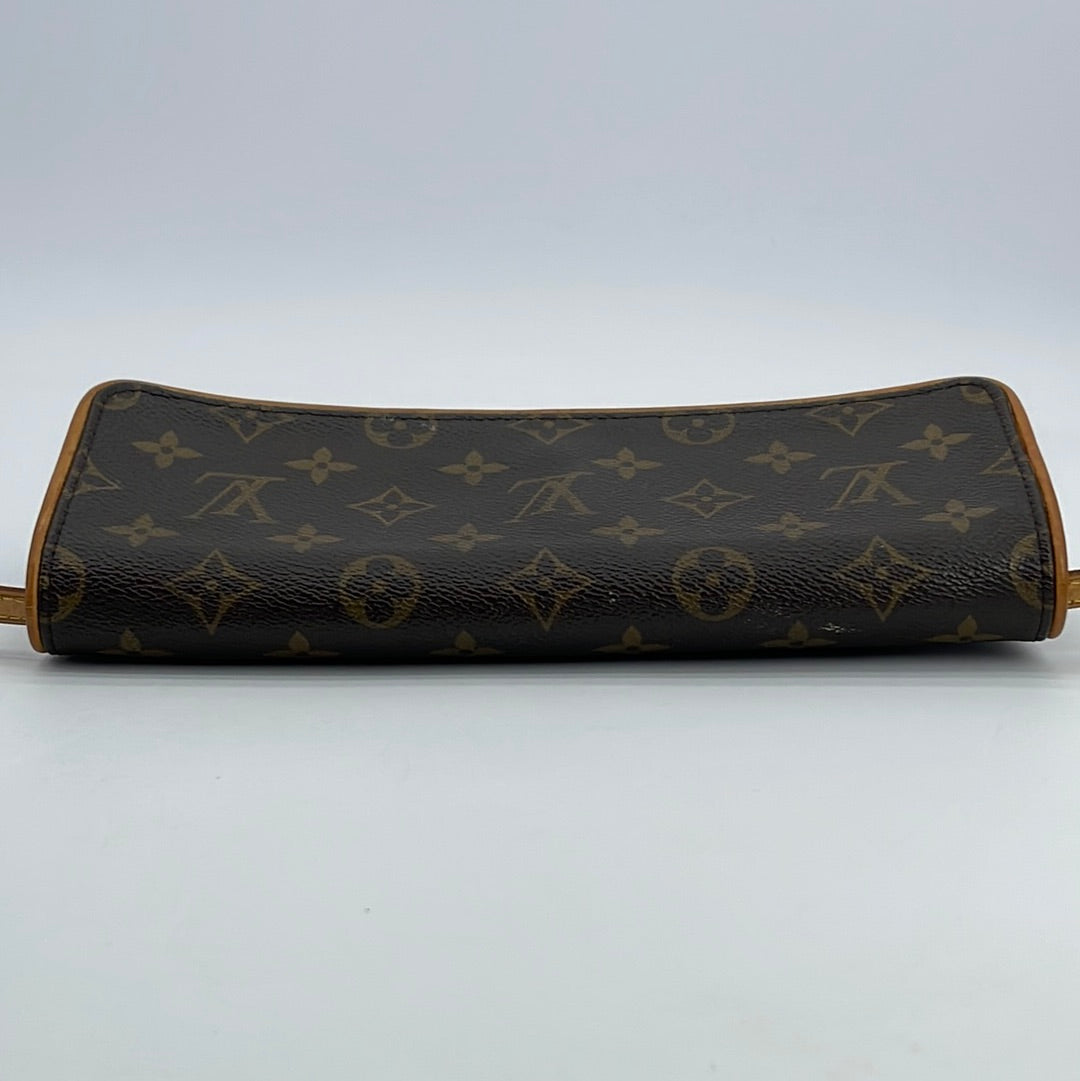 Louis Vuitton Preloved Pochette Twin GM Monogram Crossbody Bag