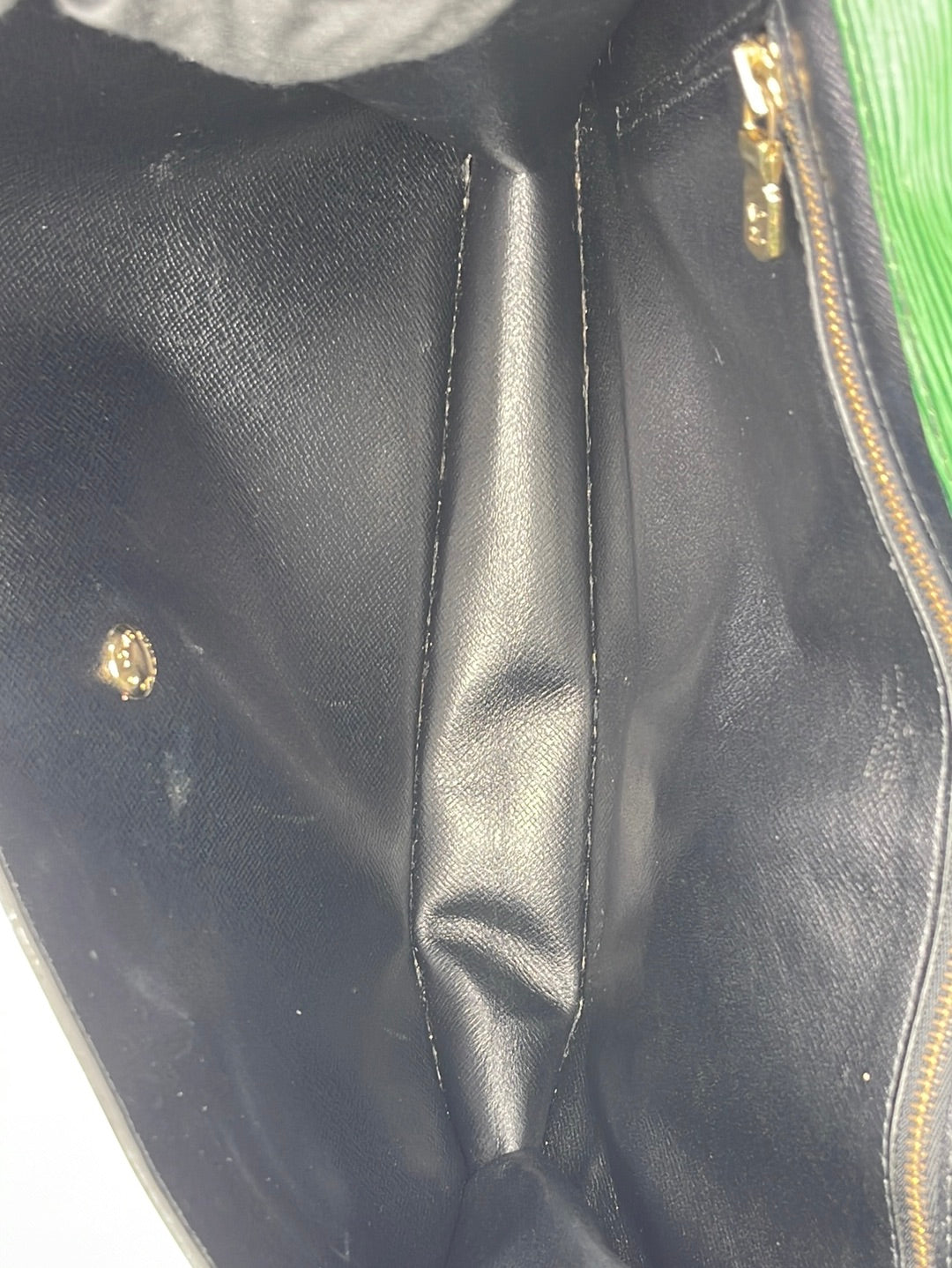 Louis Vuitton Epi Leather Montaigne Clutch (SHF-23717)
