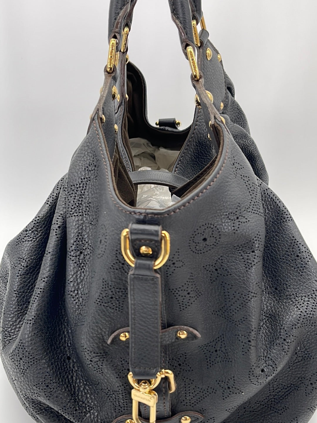 Louis Vuitton Black Mahina Large Bag Preloved For Sale at 1stDibs