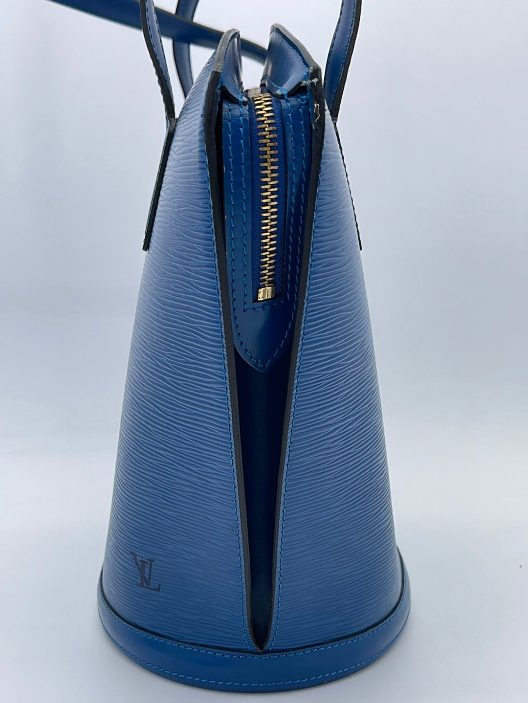 Louis Vuitton // Blue Epi Saint Jacques PM Bag – VSP Consignment