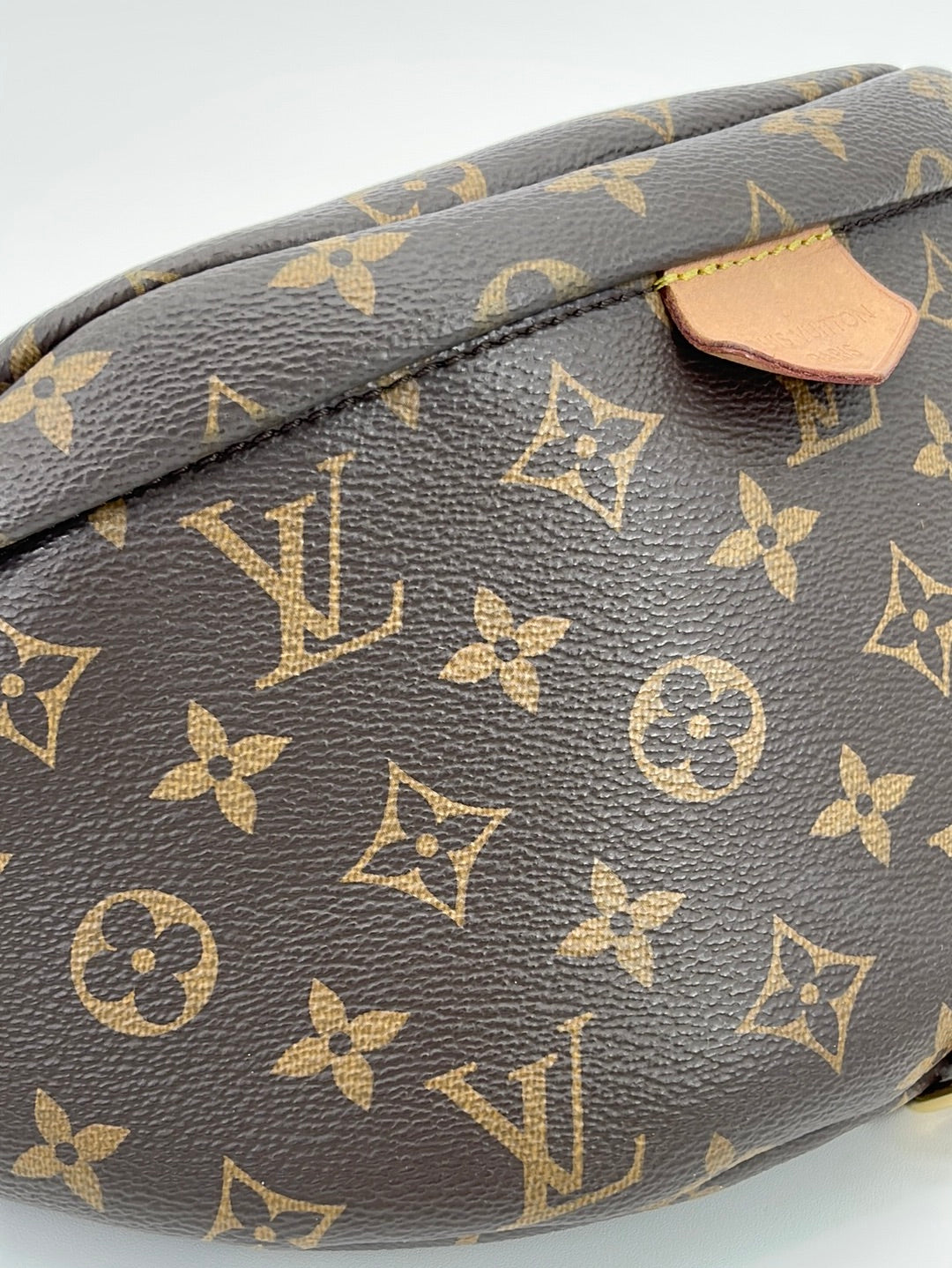 Preloved Louis Vuitton Monogram Pochette Marelle Belt Bag MI0085 92123 –  KimmieBBags LLC