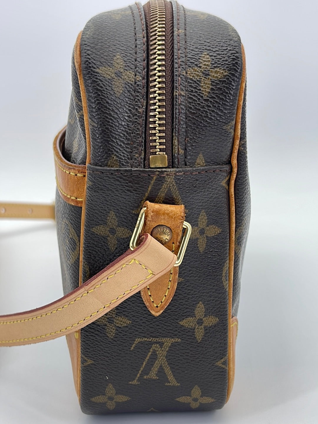 Authentic Louis Vuitton Monogram Trocadero 27 Shoulder Bag #14622