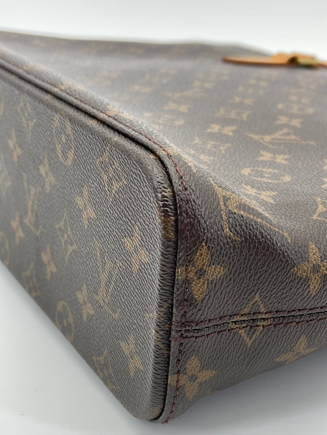 Louis Vuitton, Bags, Authentic Louis Vuitton Luco Sr050