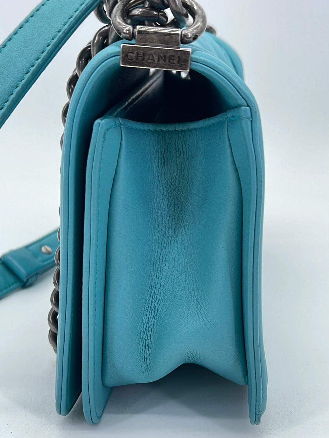 PRELOVED CHANEL Blue Lambskin Medium Boy Bag with Silver Hardware