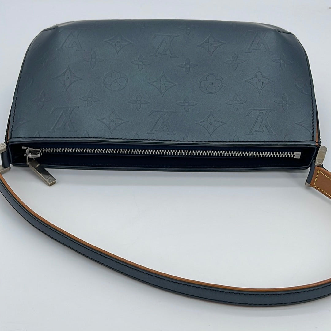 Pre Loved Louis Vuitton Monogram Vernis Rosewood Avenue – Bluefly