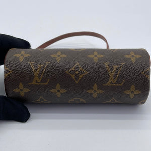 Preloved Louis Vuitton Monogram Papillon Mini Pouch Bag KM6C39H 081323 –  KimmieBBags LLC