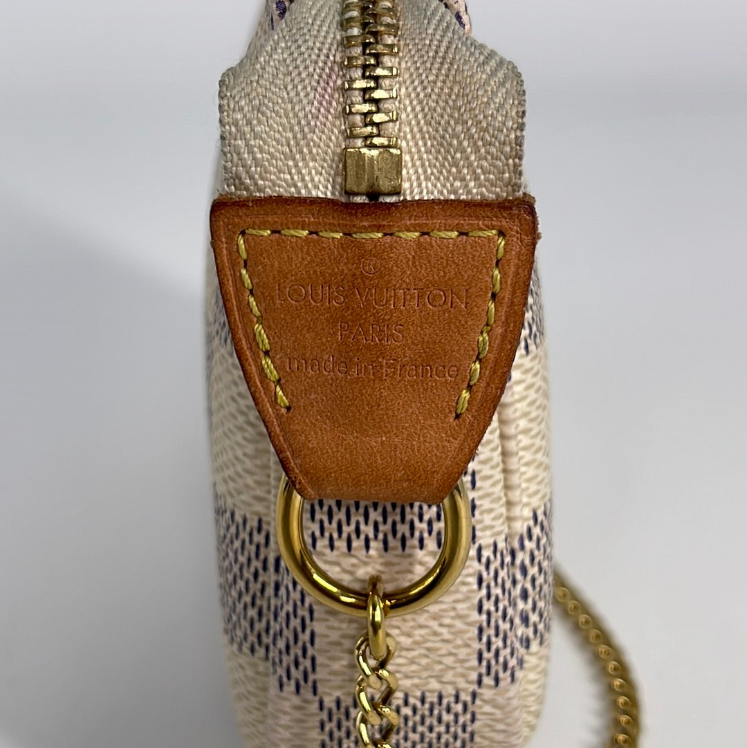 LOUIS VUITTON Pochette Accessoires Damier Azure – Finer Things Luxury  Vintage