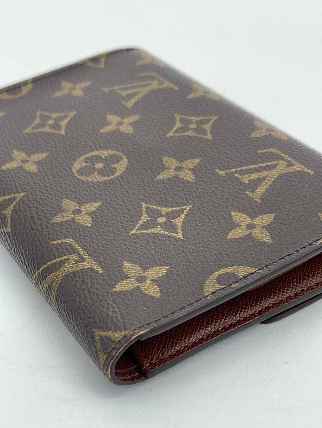 Louis Vuitton Monogram Porte Tresor Etui Papiers Trifold Wallet for Sale in  Norcross, GA - OfferUp