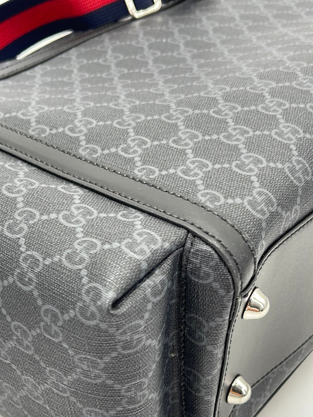 Gucci // Beige & Navy GG Supreme Diaper Bag – VSP Consignment