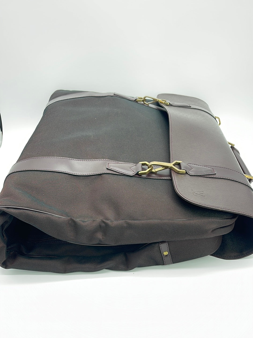 PRELOVED Louis Vuitton Burgundy Taiga Leather Portable Garment Bag