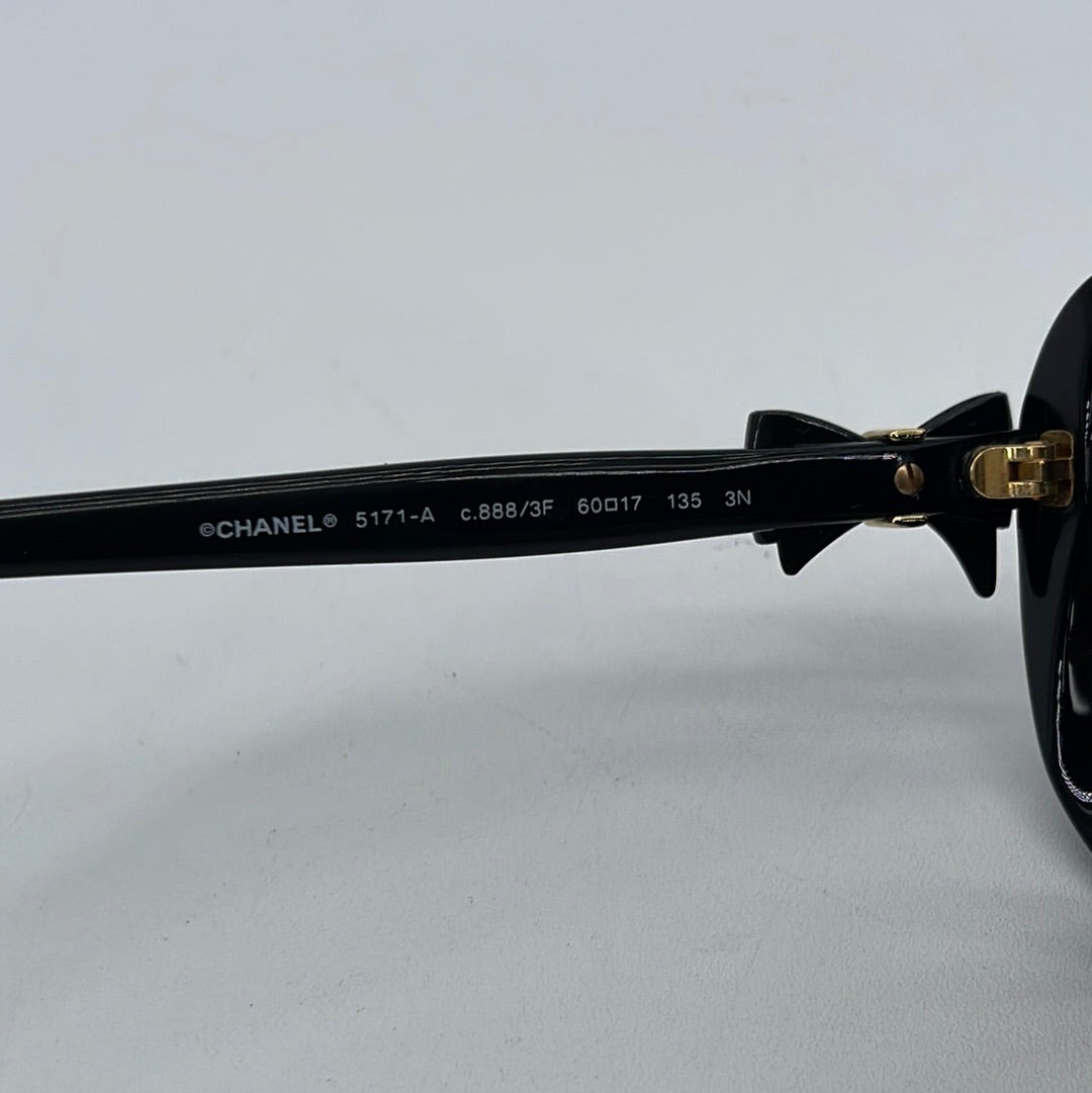 Preloved Chanel CC Logo Black Bow Sunglasses 66 061923 – KimmieBBags LLC