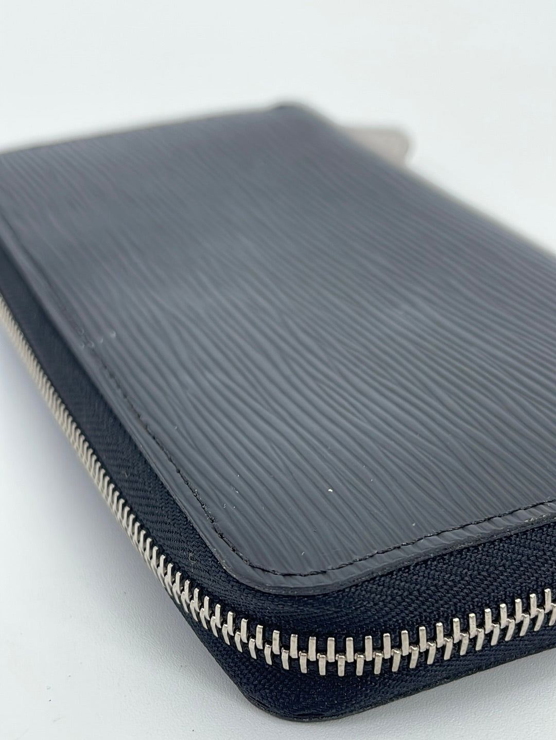 Louis Vuitton Zippy Compact Wallet Epi Leather Black 963771