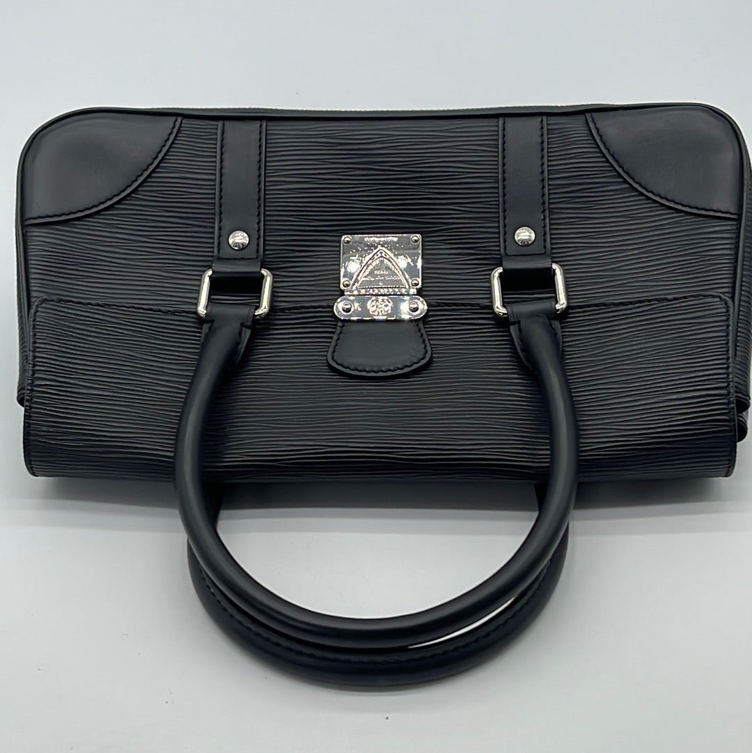 Louis Vuitton, Bags, Authentic Louis Vuitton Epi Leather Segur Mm Bag  Purse