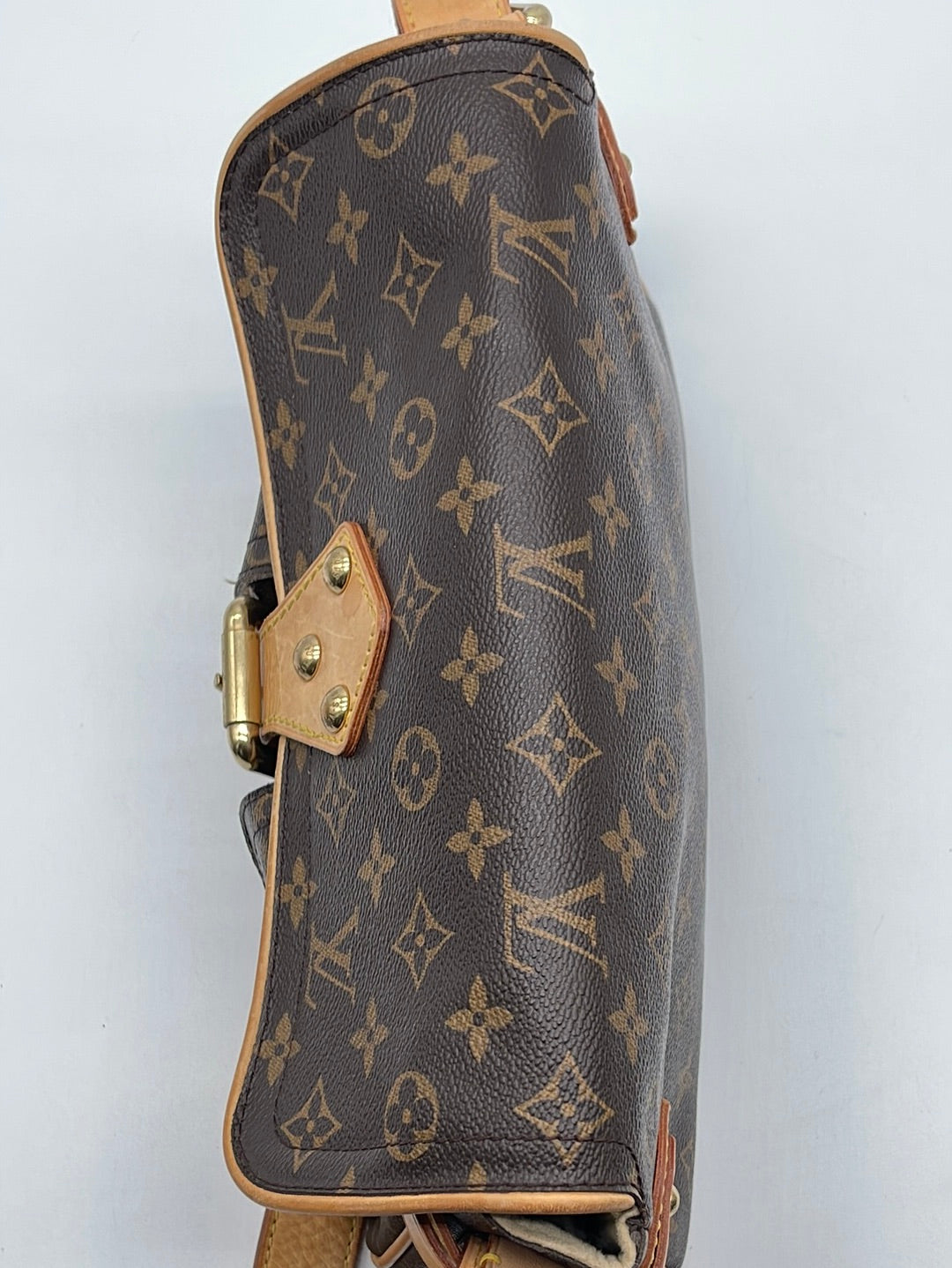 Authentic vintage Louis Vuitton Hudson PM shoulder bag, Women's Fashion,  Bags & Wallets, Shoulder Bags on Carousell