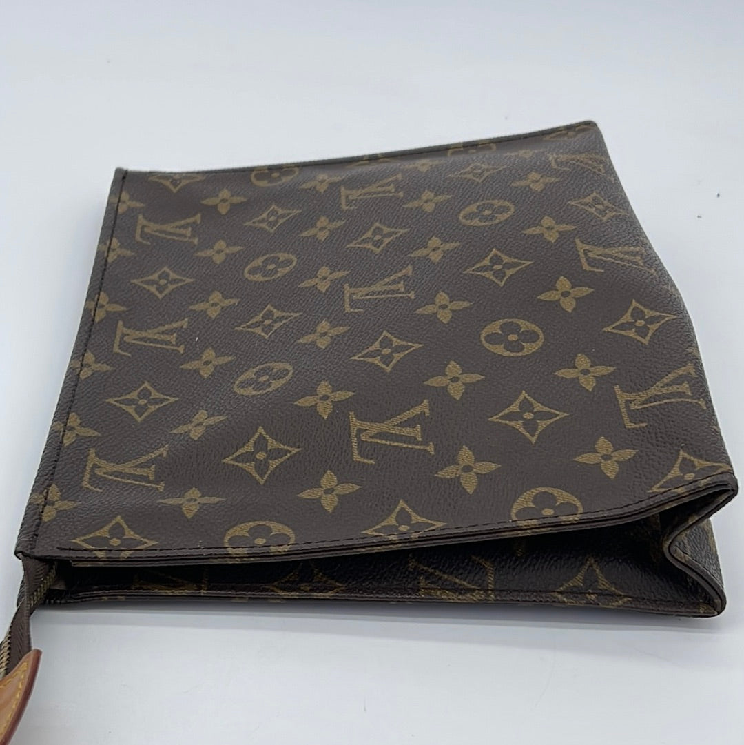 LOUIS VUITTON Vintage Monogram Toiletry Pouch 26 – Collections Couture
