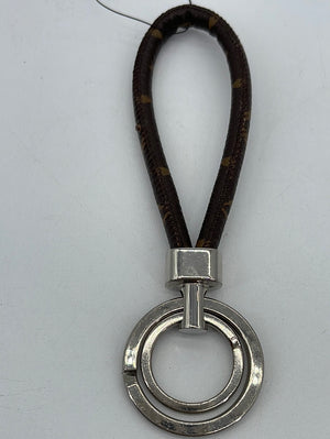 Preloved Louis Vuitton Monogram Halo Key Holder 61 062423 – KimmieBBags LLC