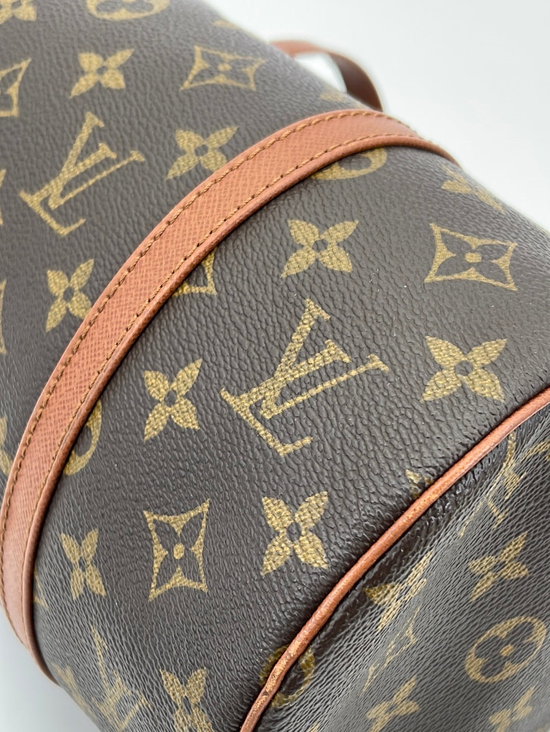 Authentic Louis Vuitton Monogram Papillon 28 Hand Bag LV J9305