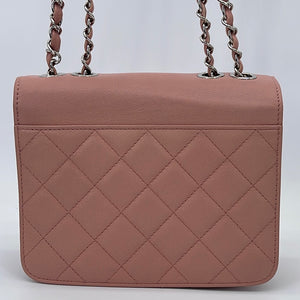 Chanel - Chanel Coco Curve Flap Messenger Bag on Designer Wardrobe
