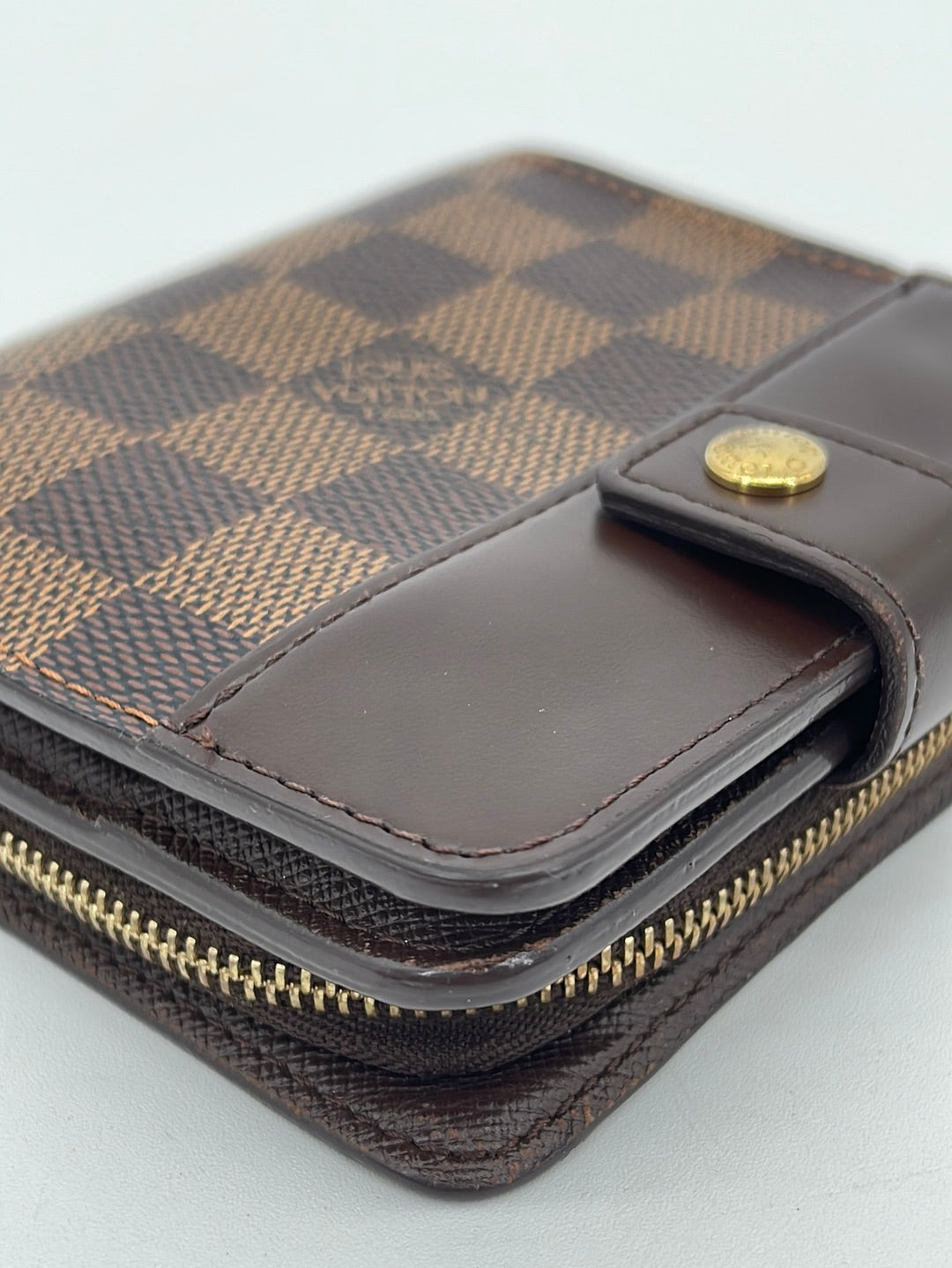 ❌Sold!❌Preowned LV wallet.