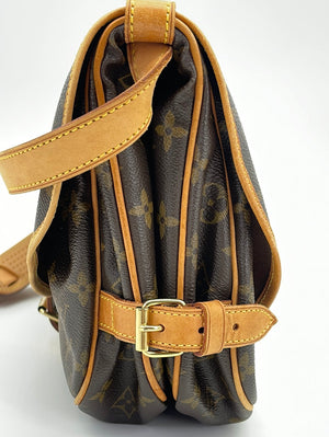 Lot - Louis Vuitton 'Saumur 30' Crossbody Bag Dated March 1995