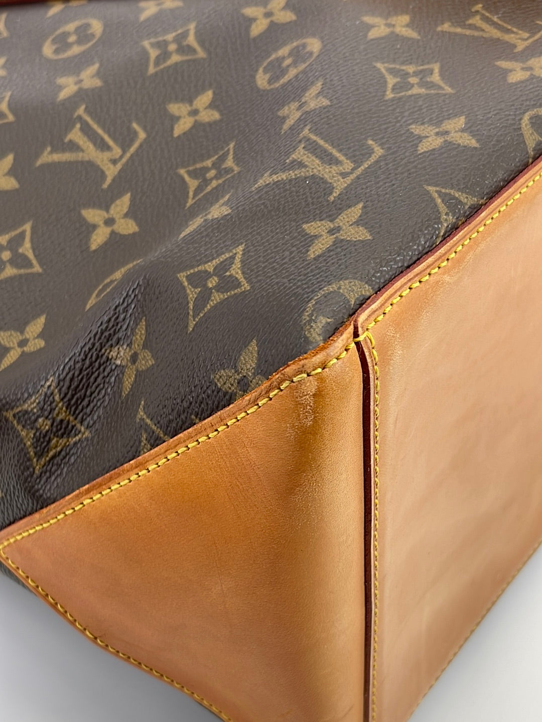 Pre-Owned Louis Vuitton Cabas Mezzo Bag 213296/142