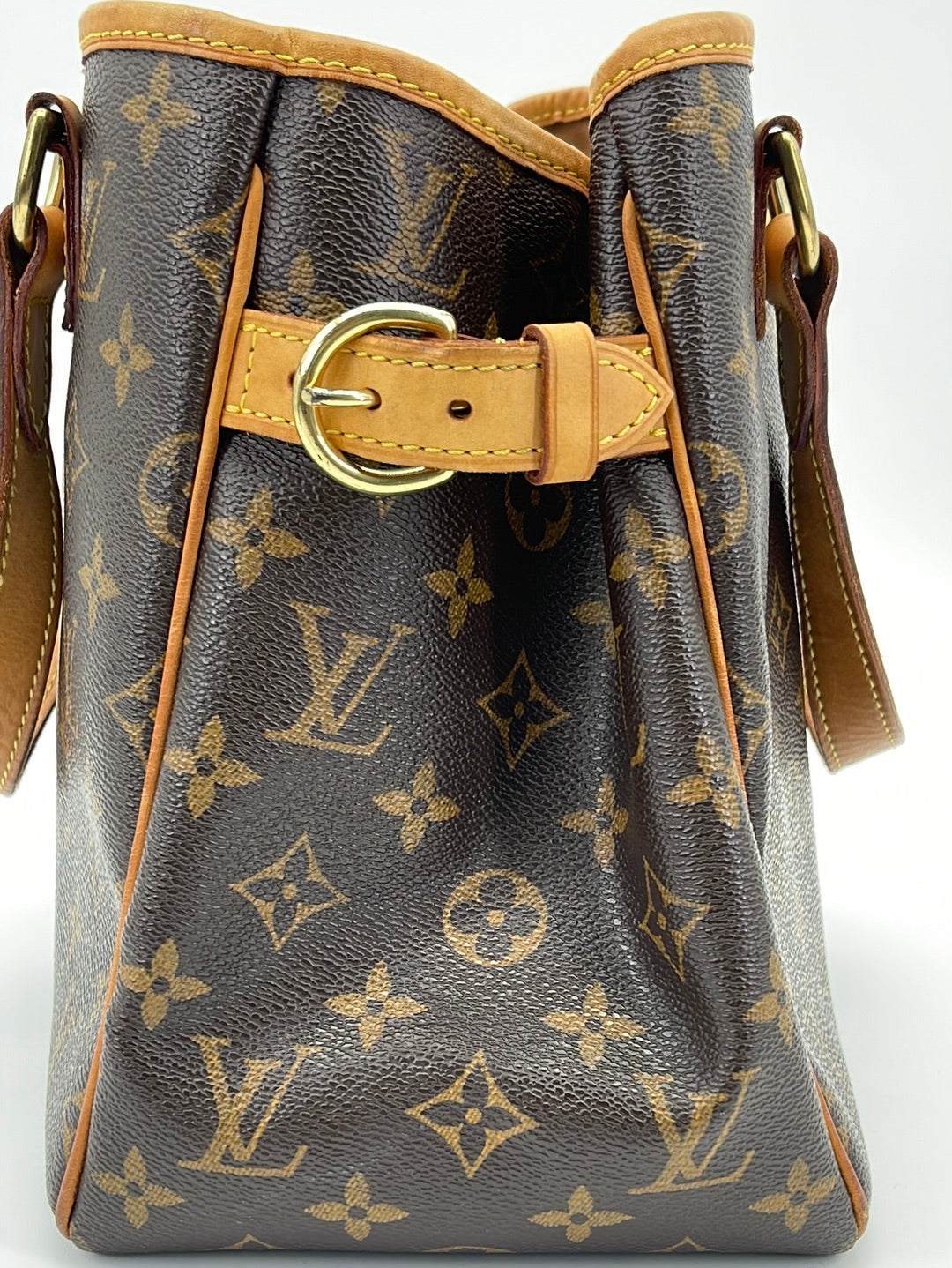 Preloved Louis Vuitton Monogram Batignolles Horizontal Shoulder Bag CA –  KimmieBBags LLC
