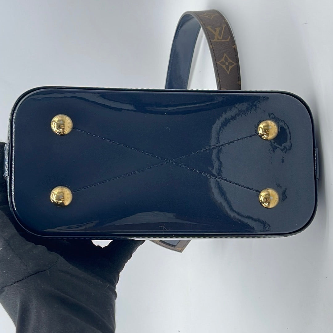 Alma Blue Patent Leather Cross Body Bag – Vegaluxuries