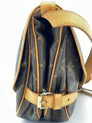 Louis Vuitton Vintage Monogram Canvas Saumur 30 Crossbody Bag Brown Cloth  ref.823727 - Joli Closet