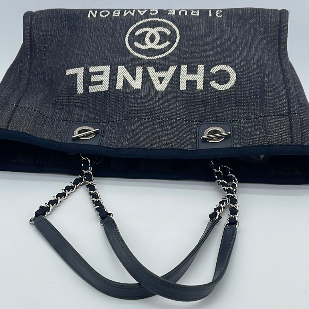 Chanel - Authenticated Deauville Handbag - Denim - Jeans Blue Plain for Women, Good Condition
