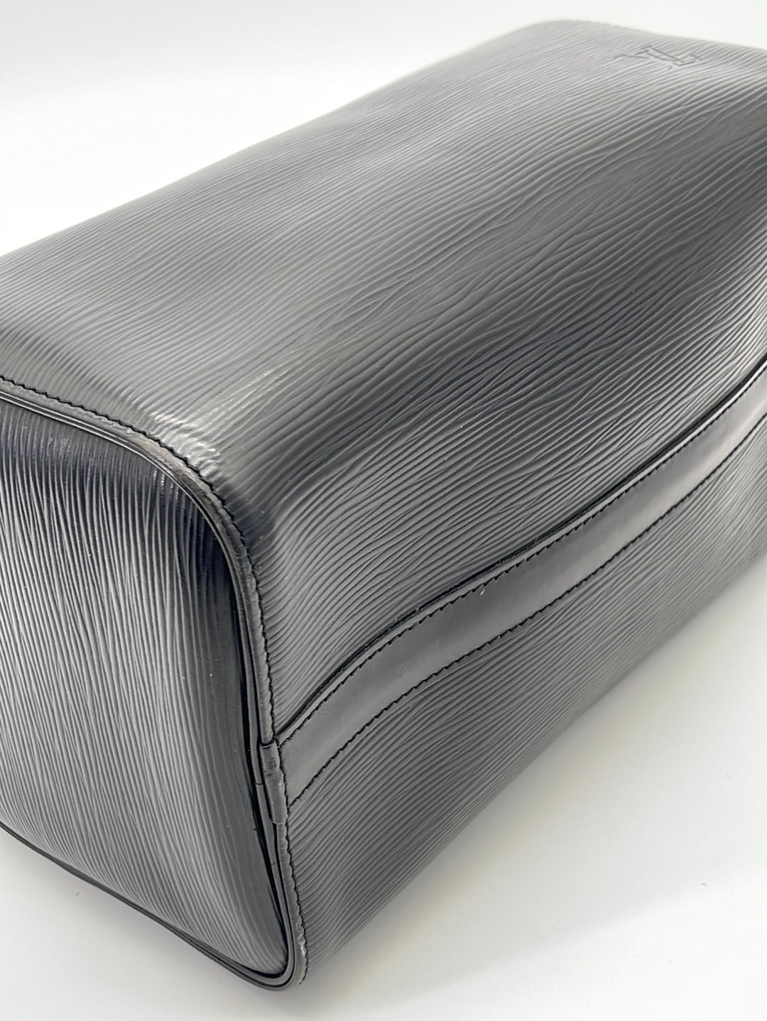 Louis Vuitton Speedy 25 Black EPI Leather Handbag VI0994