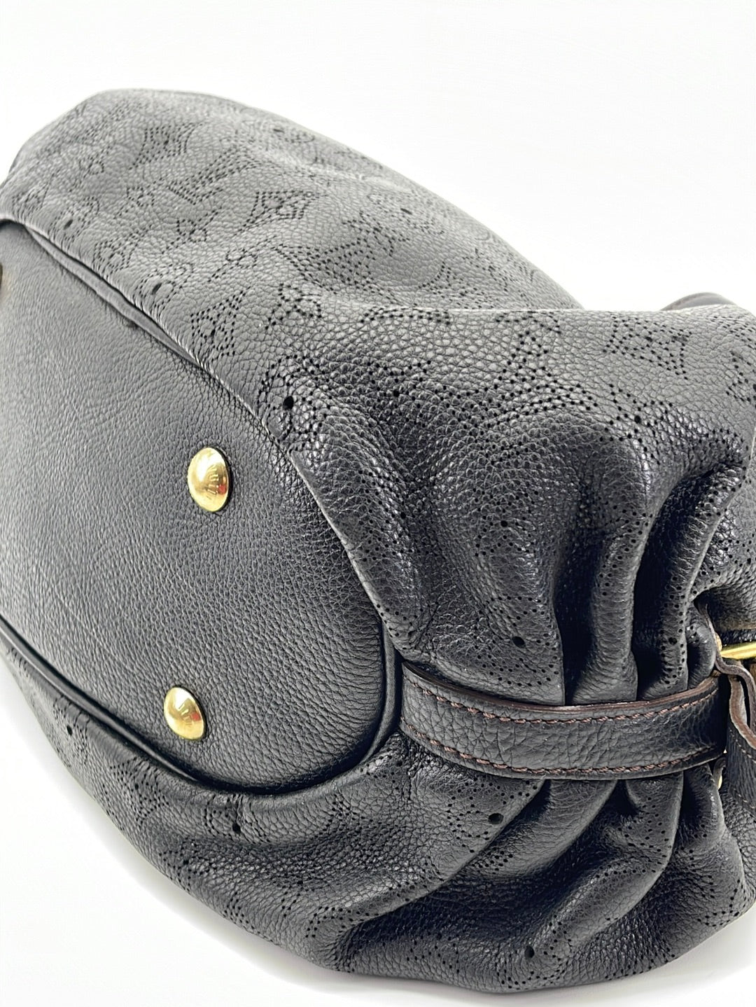 Louis Vuitton’s handbag, Mahina XL Hobo (Black Monogram Leather)