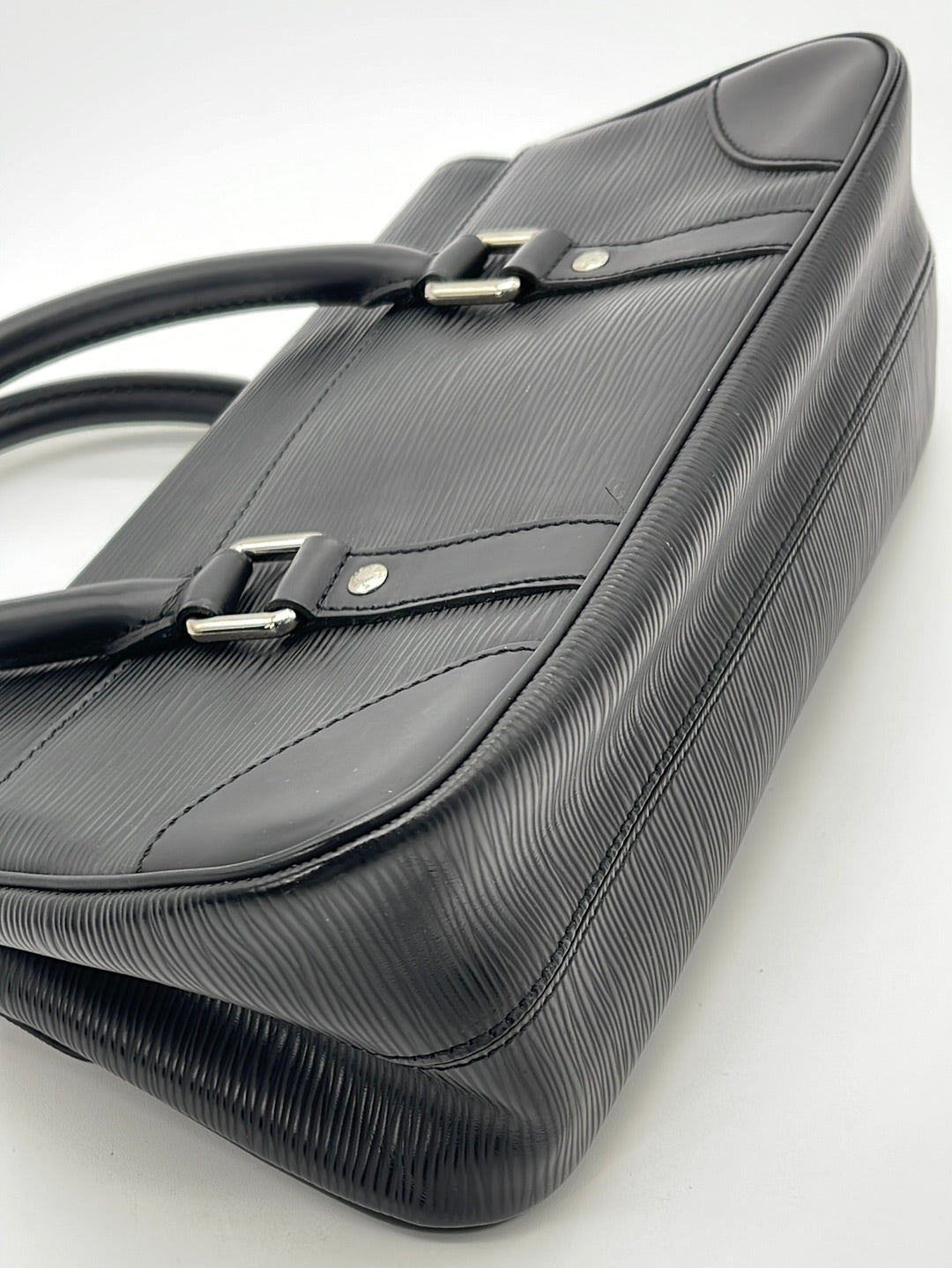 LOUIS VUITTON Epi Leather Segur MM Shoulder Bag Full Set in 2023