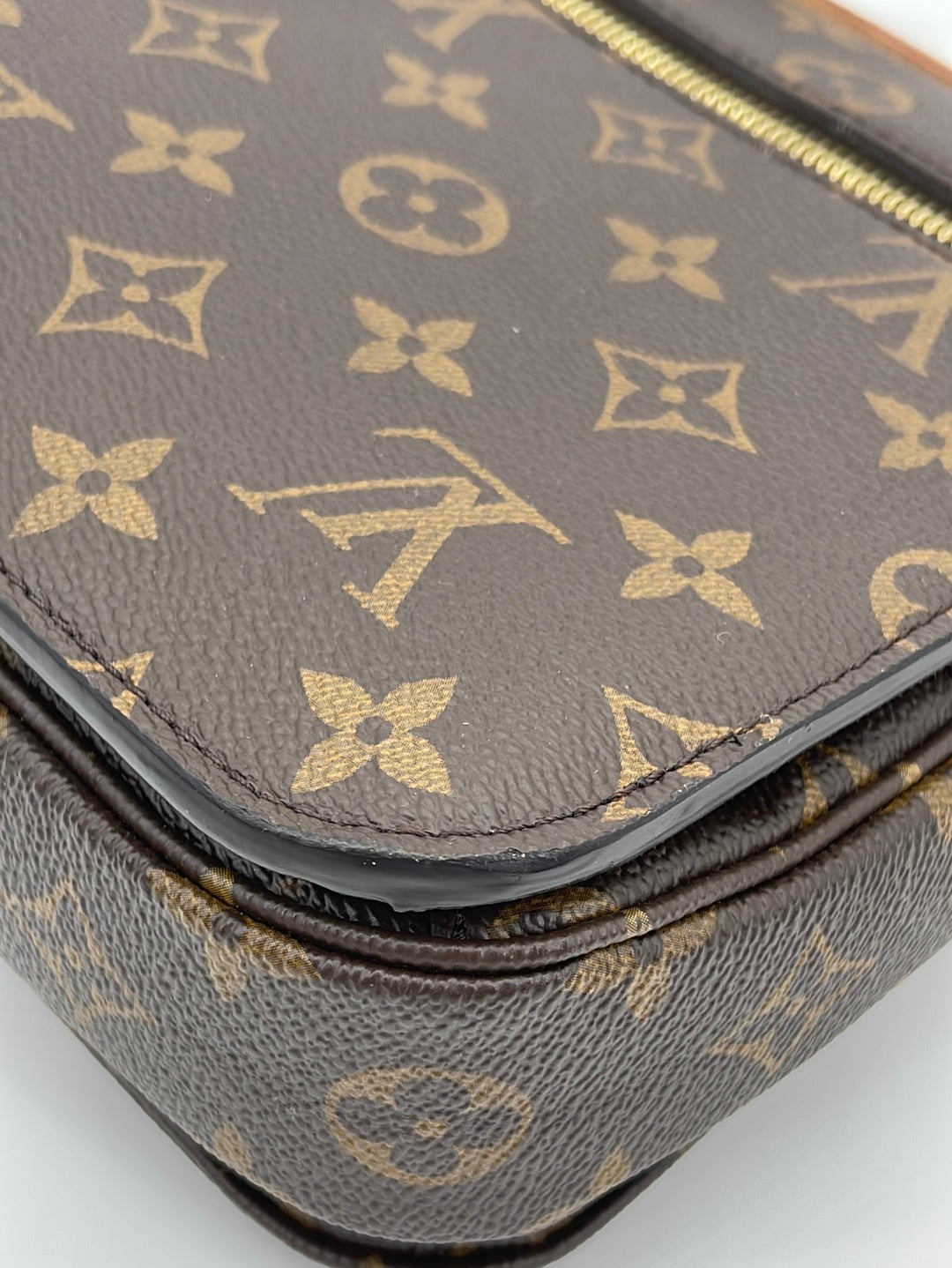 Preloved Louis Vuitton Pochette Metis Monogram Canvas Bag SD2199 06212 –  KimmieBBags LLC