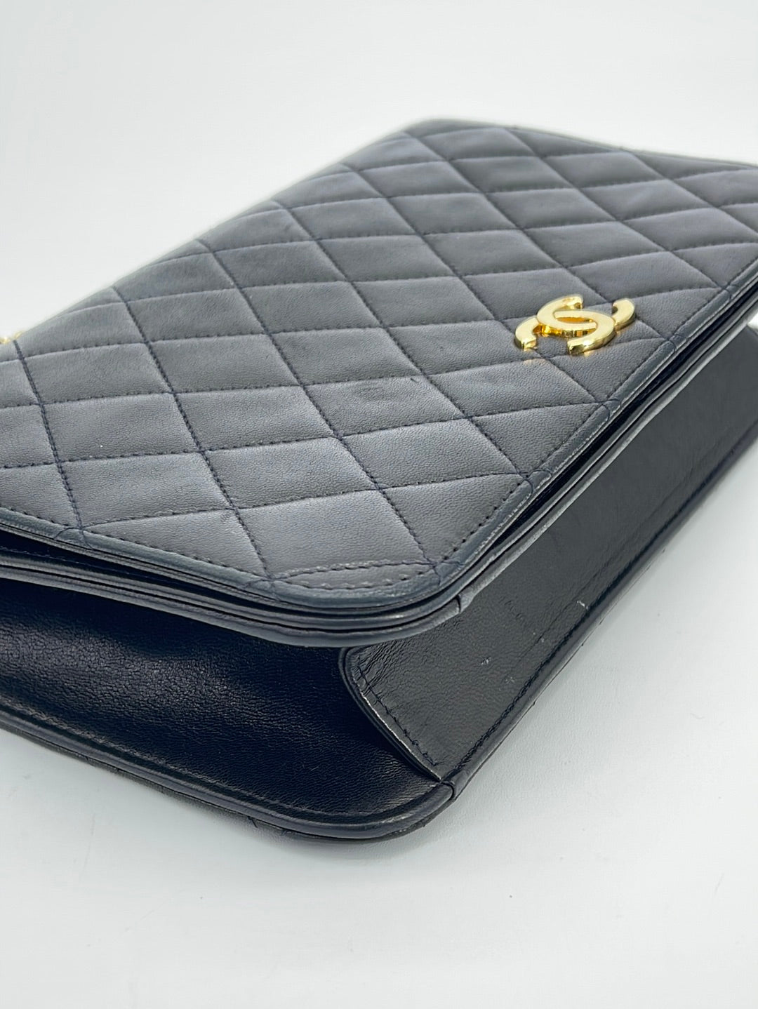GIFTABLE Vintage Chanel Black Quilted Lambskin Full Single Flap Shoulder Bag with 24k Gold Plated Hardware 3981785 072623