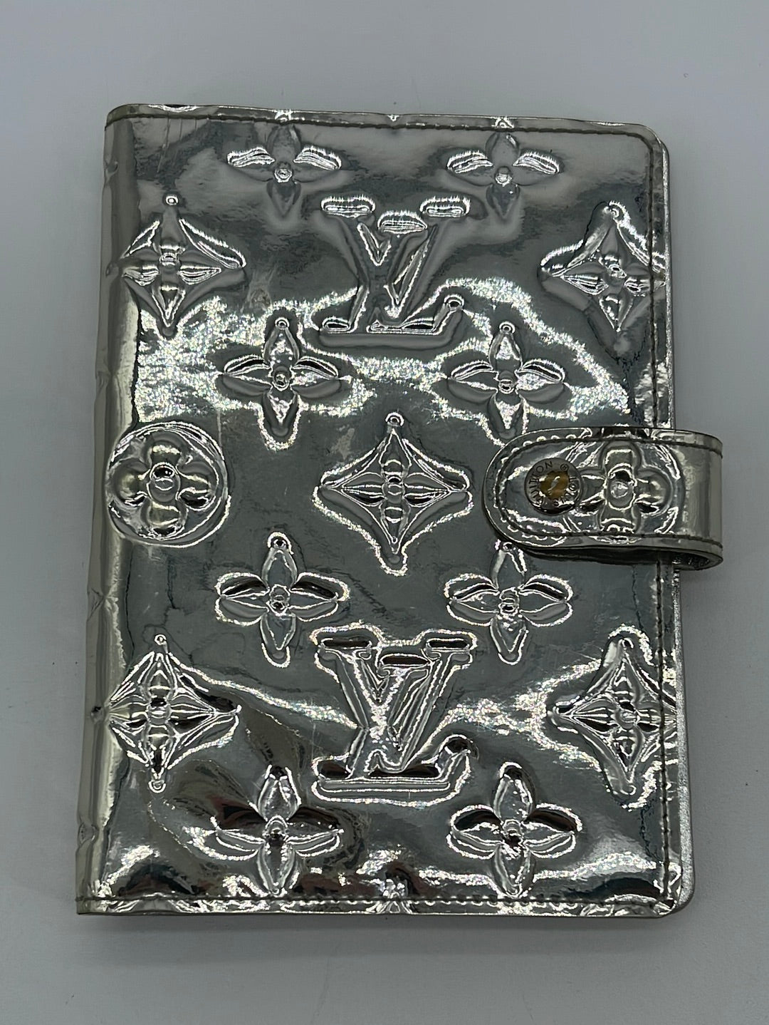 Preloved Louis Vuitton Silver Agenda PM Day Planner Cover SP3078