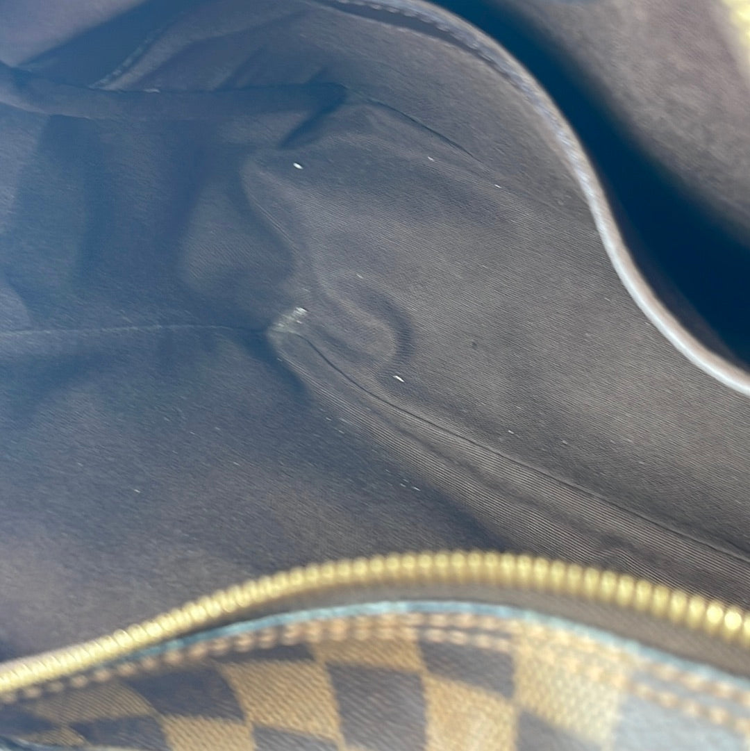 Naviglio, Used & Preloved Louis Vuitton Messenger Bag, LXR Canada, White