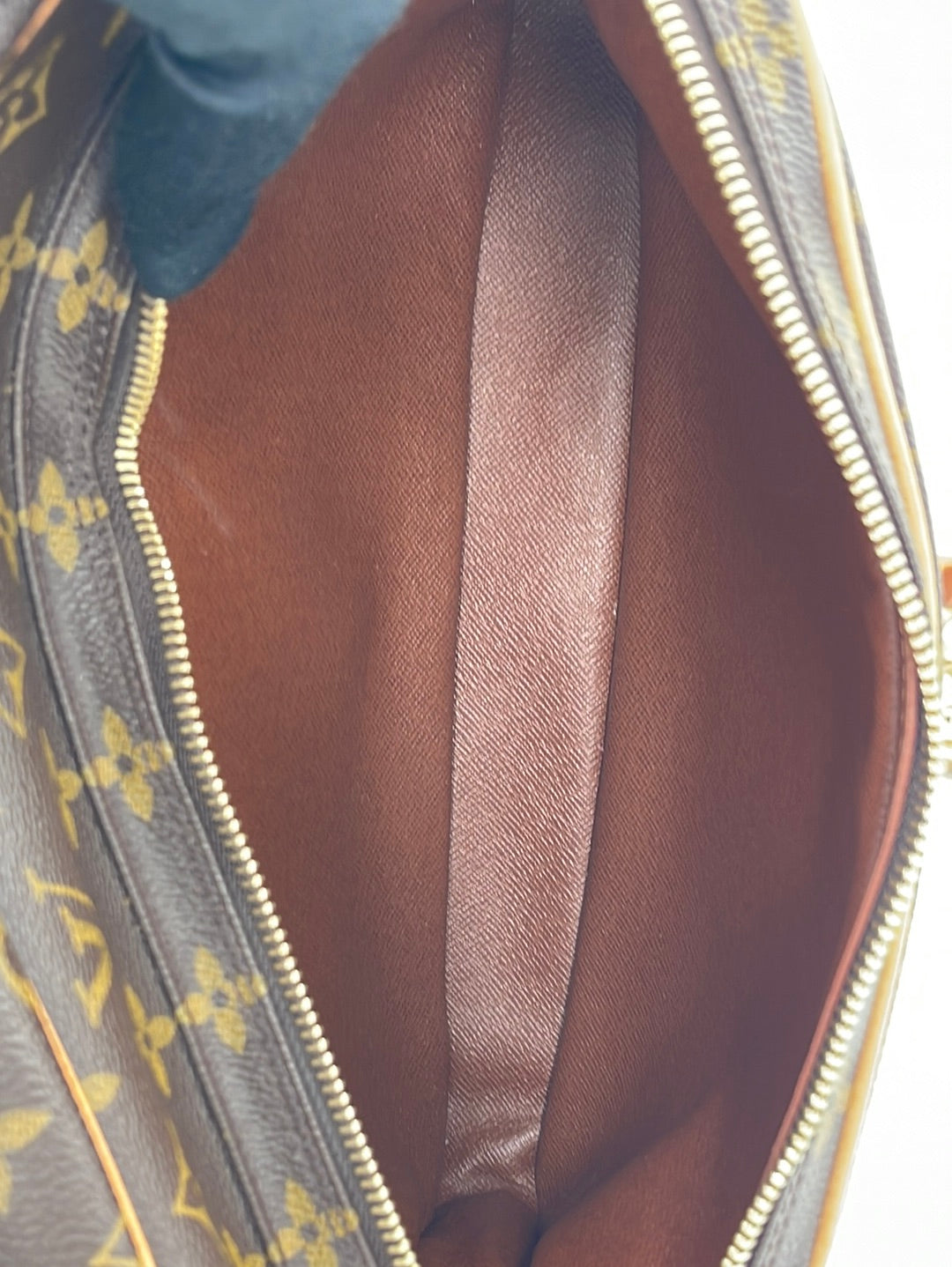 Vintage Louis Vuitton Nile Monogram Bag AR0031 062723 $200 OFF