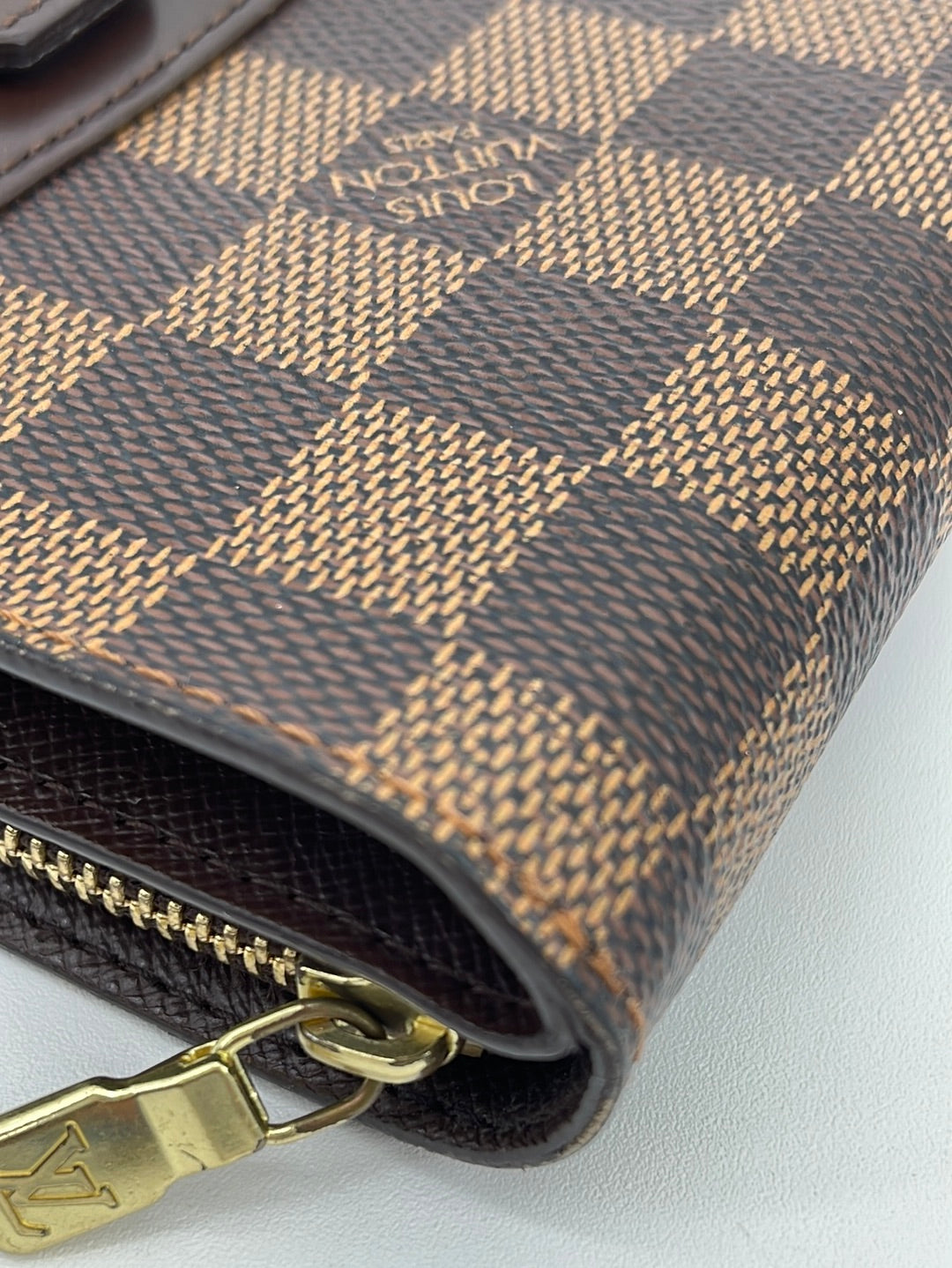 PRELOVED Louis Vuitton Mens Vintage Bifold Zipper Wallet CA1JOJ5