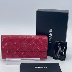 Preloved Chanel Pink Striated Metallic Patent CC Gusset Classic Flap Wallet 20812684 052223