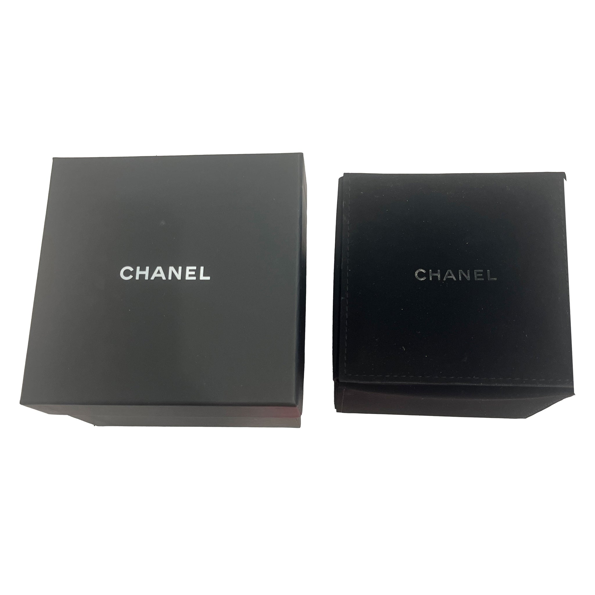 Preloved Chanel 2015 Gold Tone Resin Bangle Bracelet With Faux Pearls