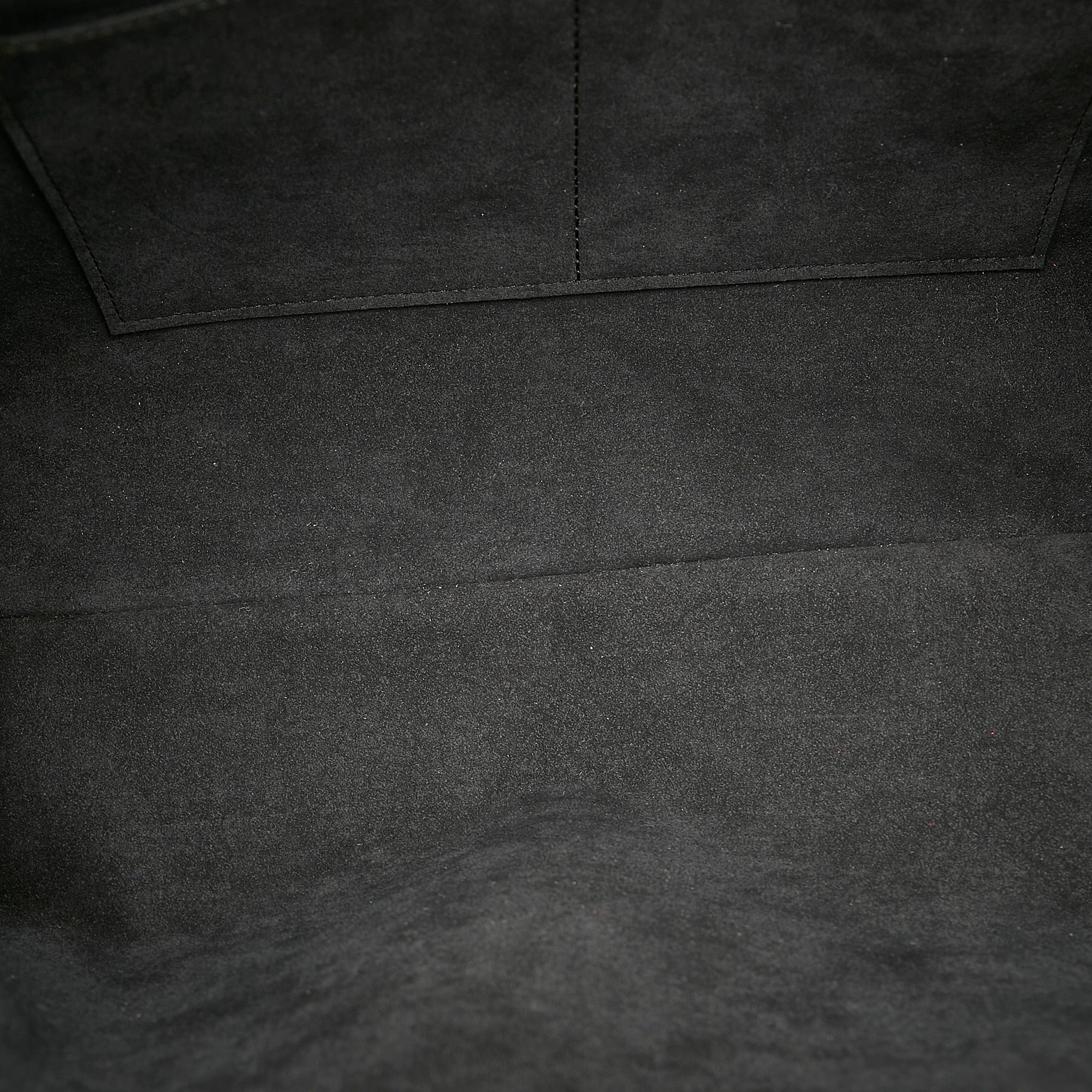 Louis Vuitton Black Monogram Giant Shearling Teddy Onthego GM ref.955589 -  Joli Closet