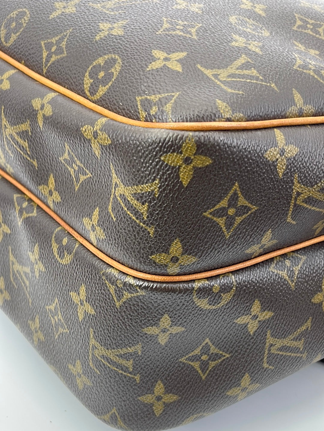 Vintage Louis Vuitton Monogram Reporter GM Messenger Bag E2302686 0410 –  KimmieBBags LLC