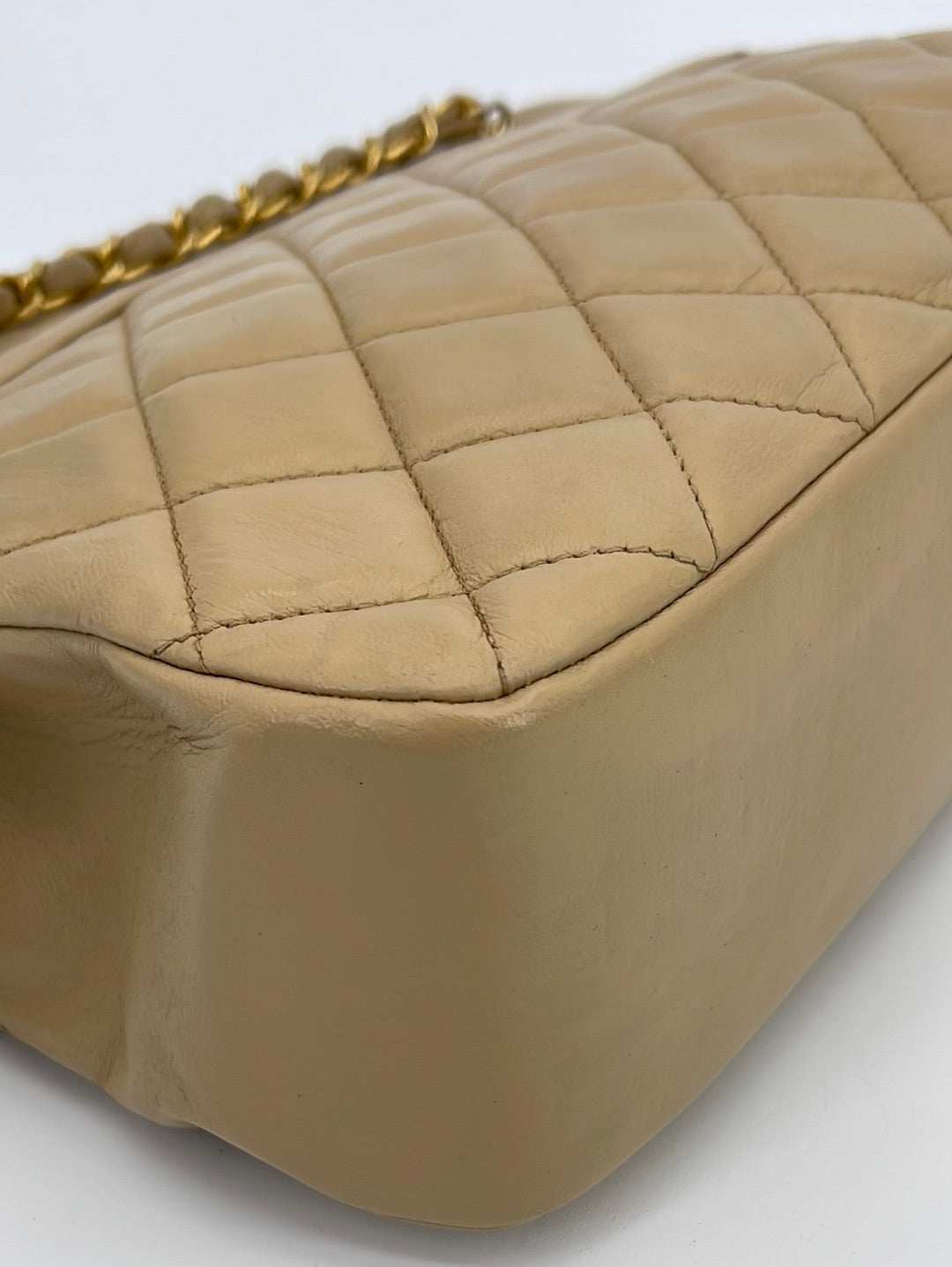 Preloved CHANEL Beige Matelasse Leather Chain Shoulder Bag 1257772 041823