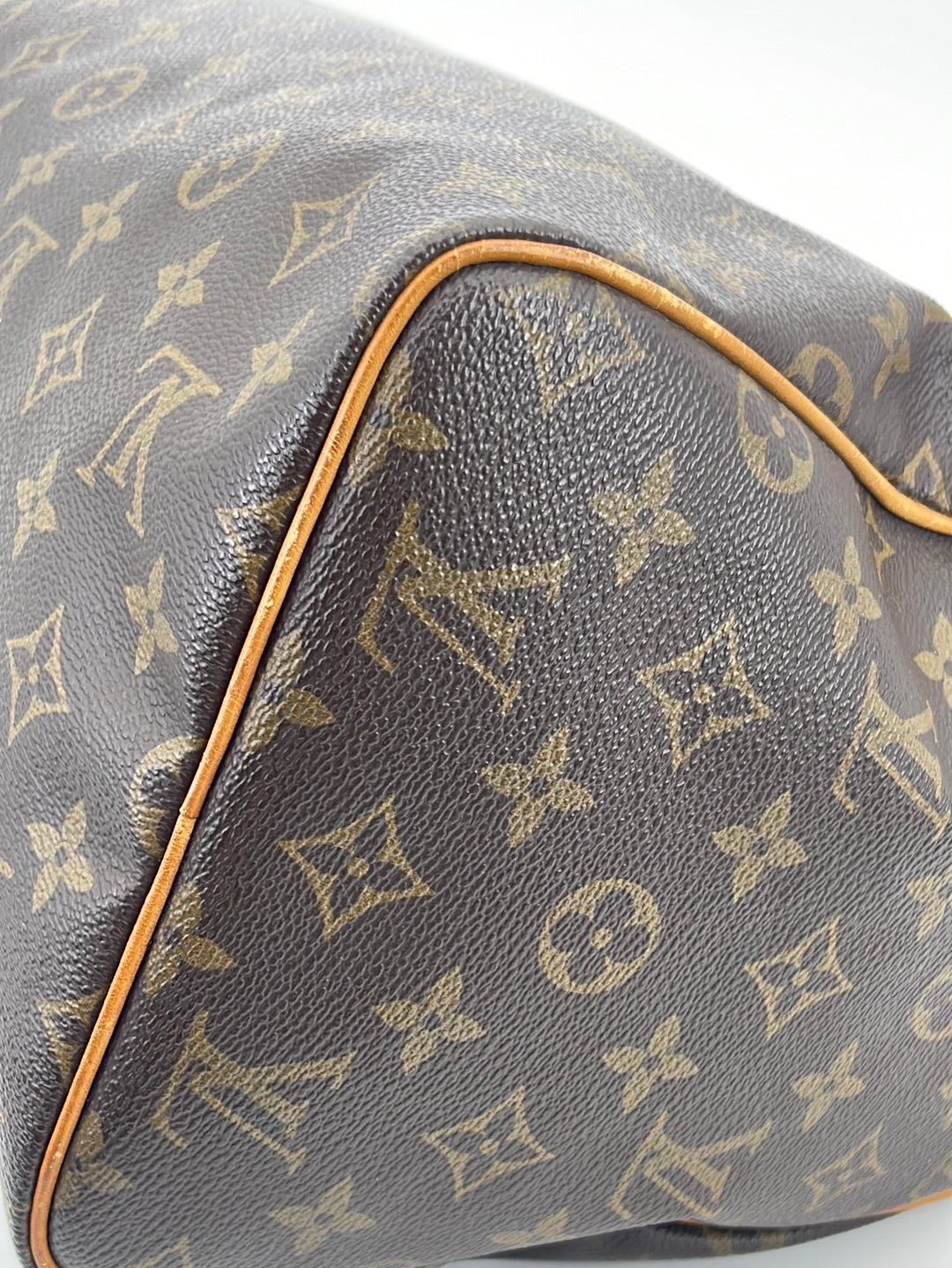 Preloved Louis Vuitton Monogram Speedy 30 Bag AA0034 040623 – KimmieBBags  LLC