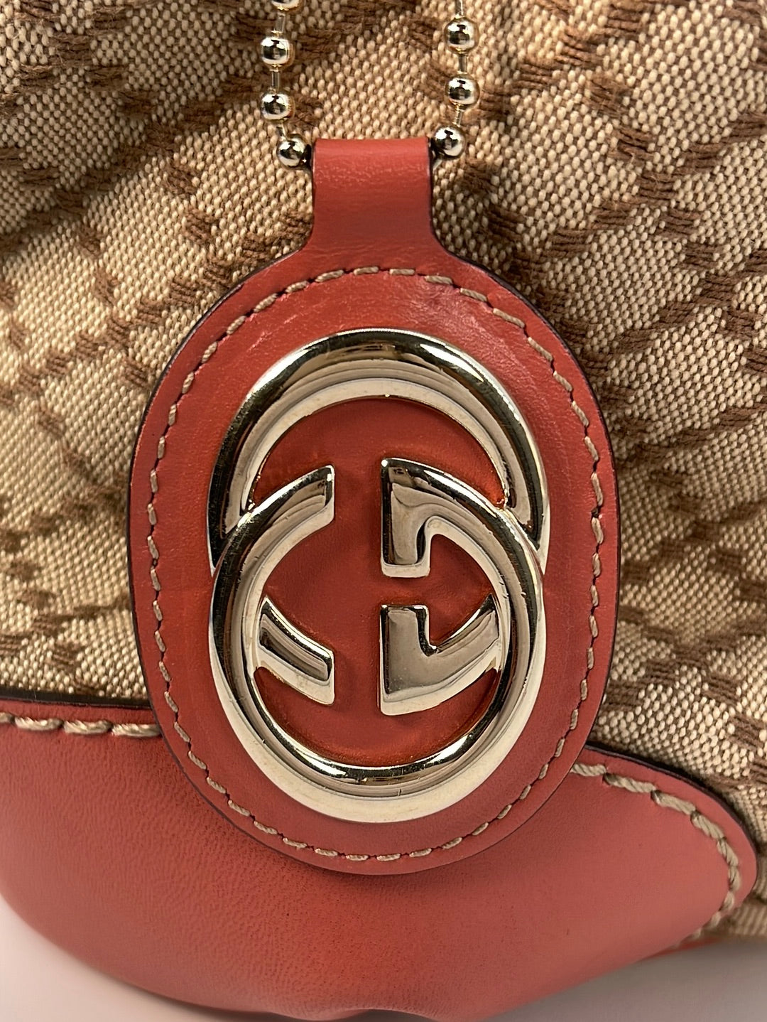 Preloved Gucci Beige Canvas Sukey Shoulder Bag with Coral Leather Trim 247902520981 033023