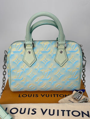 LIKE NEW) Limited Edition Louis Vuitton Monogram Speedy 20