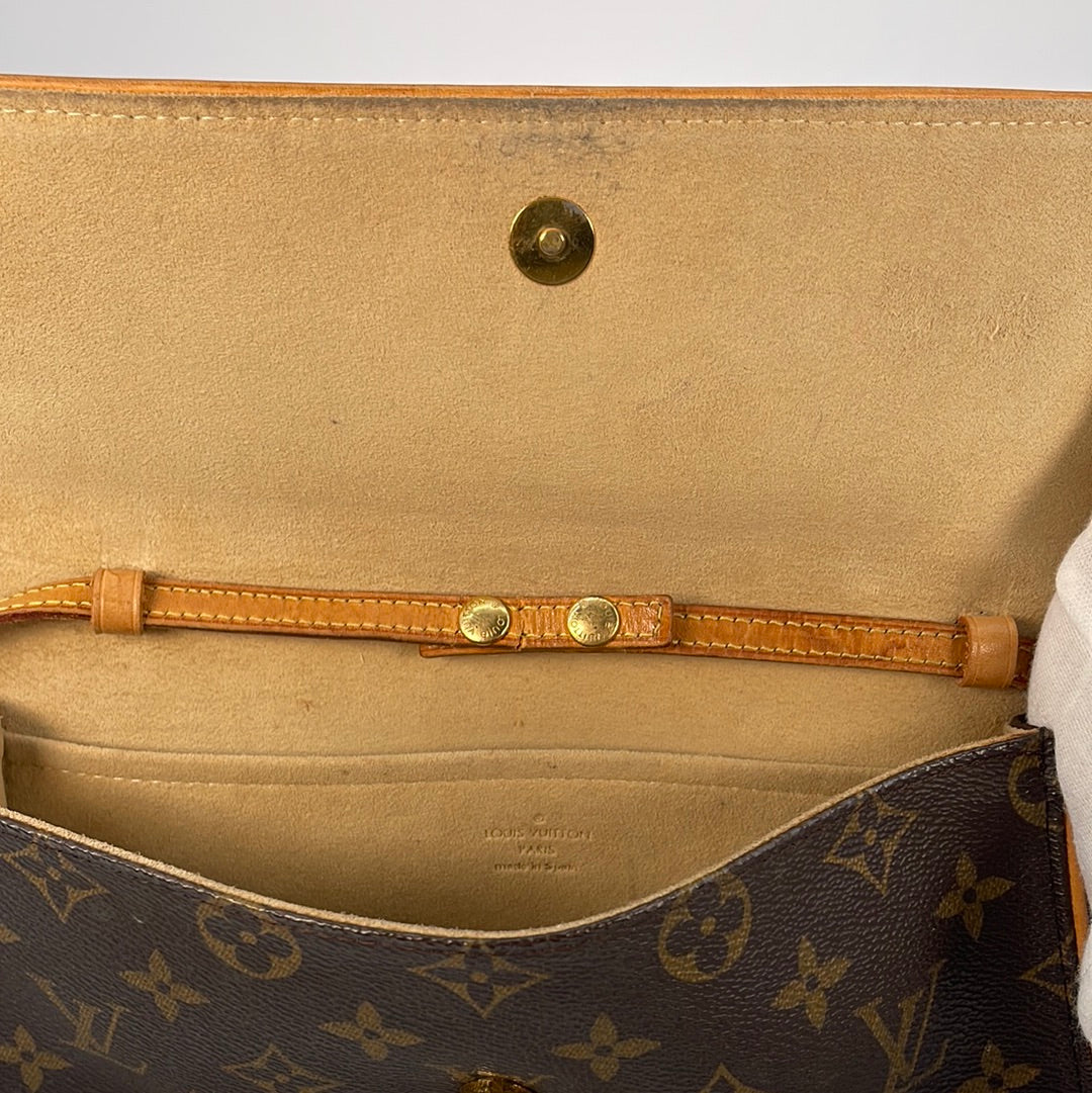 Louis Vuitton KIRIGAMI POCHETTE Medium Monogram Crossbody Bag –  Debsluxurycloset